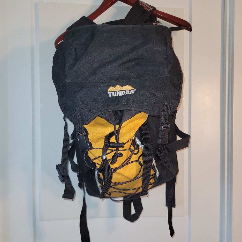 Very large backpack - Picture 2 of 8